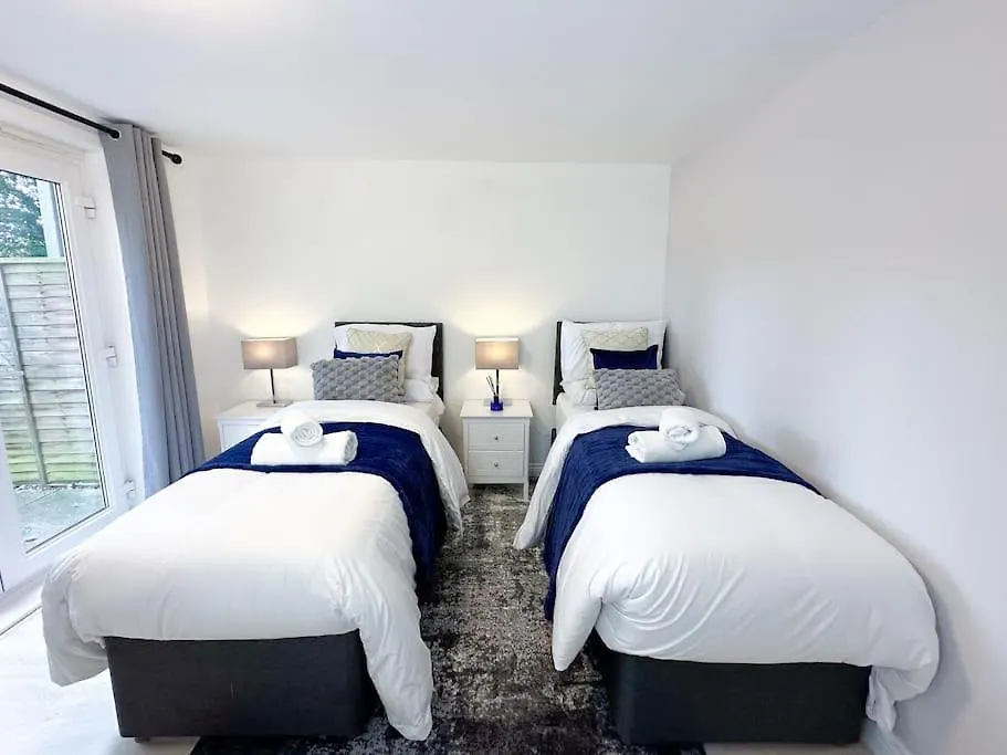 Boutique Townhouse - Sleeps Up To 8 - Perfect For Families & Groups! Apartment Bristol 0*,  United Kingdom