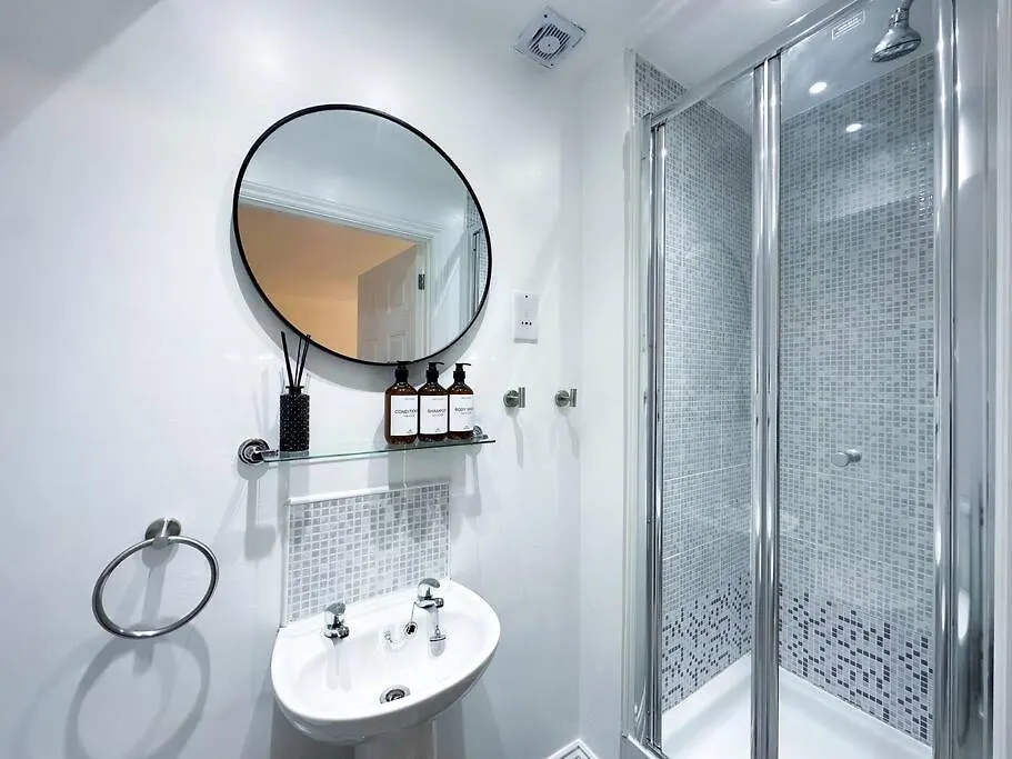 Boutique Townhouse - Sleeps Up To 8 - Perfect For Families & Groups! Apartment Bristol United Kingdom